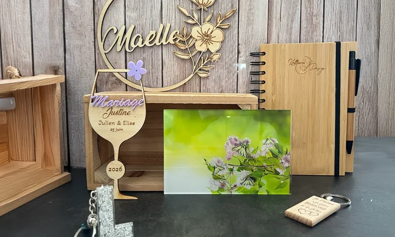 photos imprimée en UV, déco en bois gravé, mariage, goodies