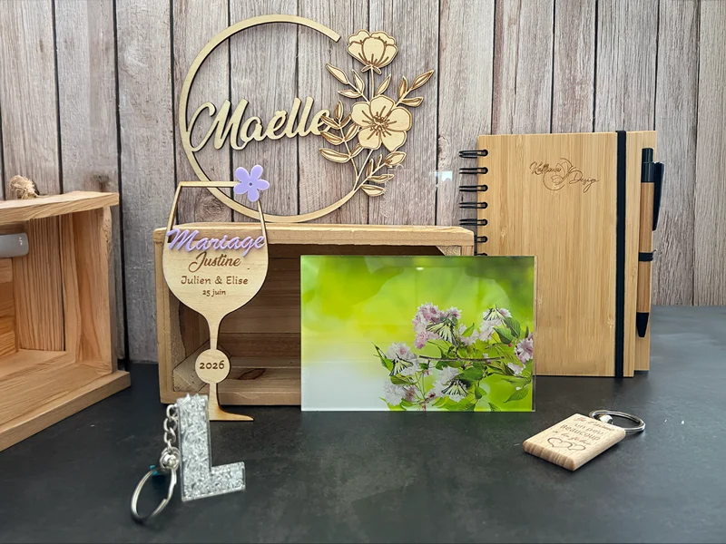 photos imprimée en UV, déco en bois gravé, mariage, goodies