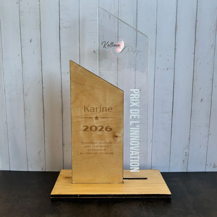 Trophée personnalisé bois et acrylique gravé au laser par Kallima Design